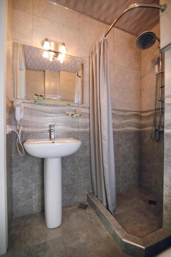 Hotel Kera Tbiliszi Kültér fotó