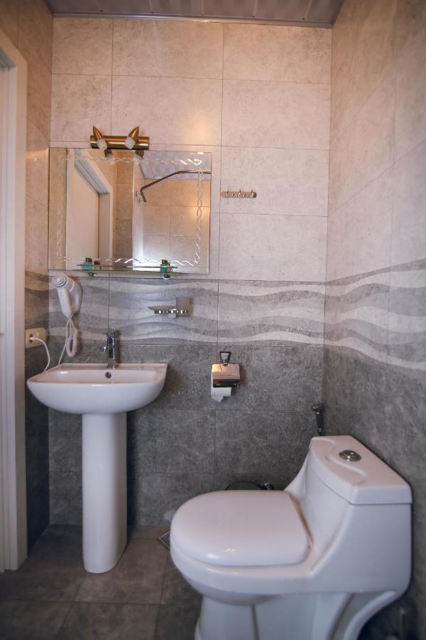 Hotel Kera Tbiliszi Kültér fotó